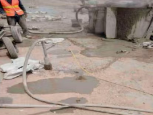 黄梅水泥混凝土路面板底注浆技术 路面脱空注浆整治方案